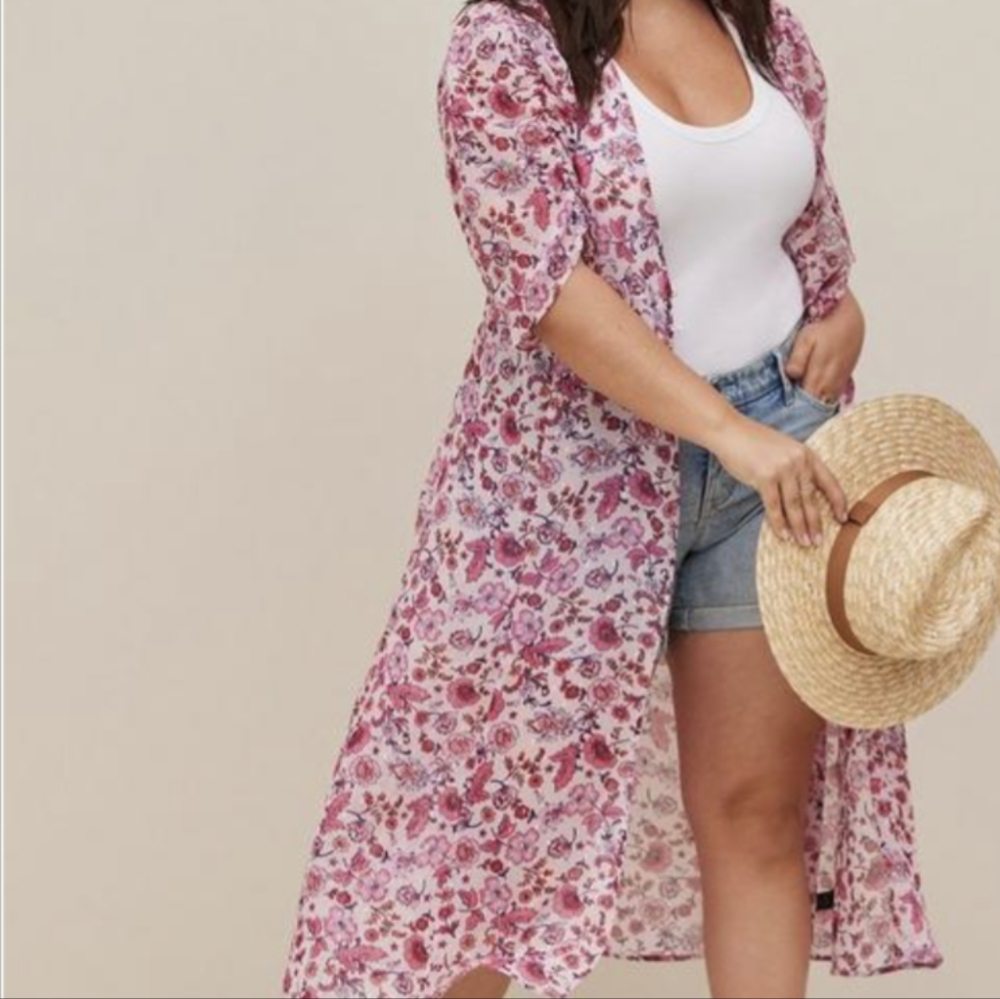 Torrid pink floral with tie front beach cover up kimono